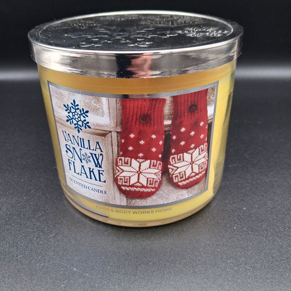 Bath & Body Works Vanilla Snowflake 3 Wick Scented Candle 14.5 oz Winter NEW